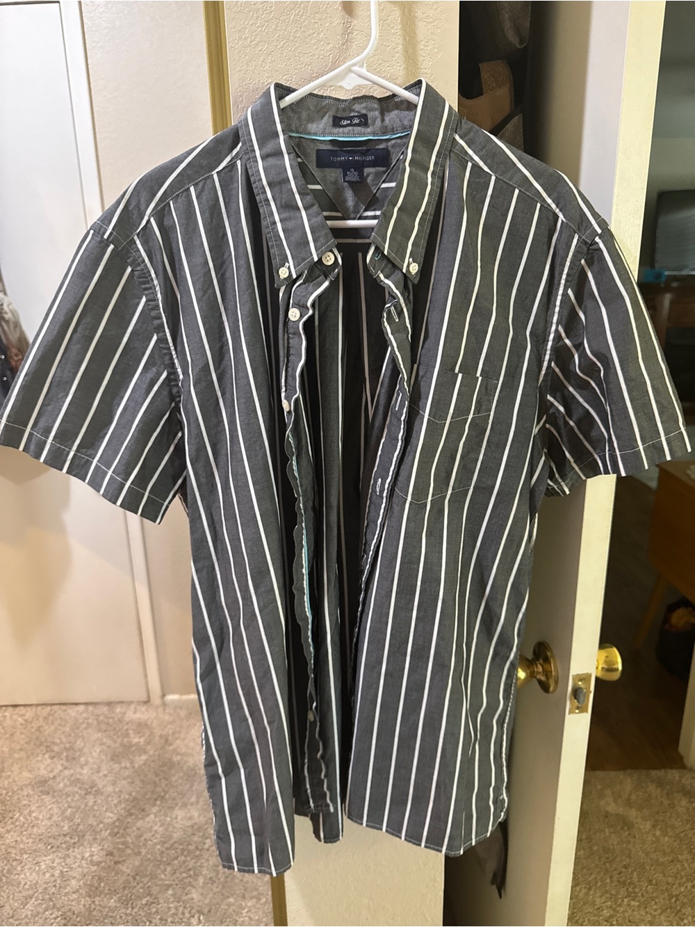 Men’s XL Tommy Hilfiger Striped Short-Sleeve Button-Down Shirt - Gray